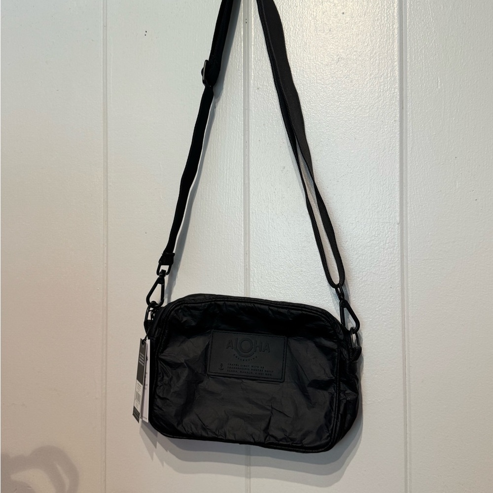 Le Tour Monochrome Black